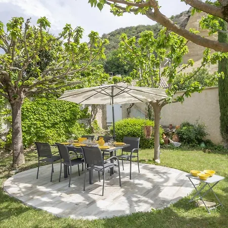 Ambre * דינייה-לה-בן